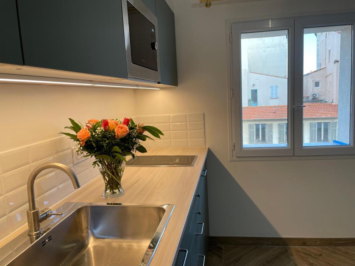 Nice Renting - Massena - Loft - Heart Of Vieil Antibes - The Market With Sea View מראה חיצוני תמונה